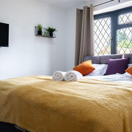 7 Guests - 4 Bedroom - Free Wi-Fi - Кетеринг Экстерьер фото