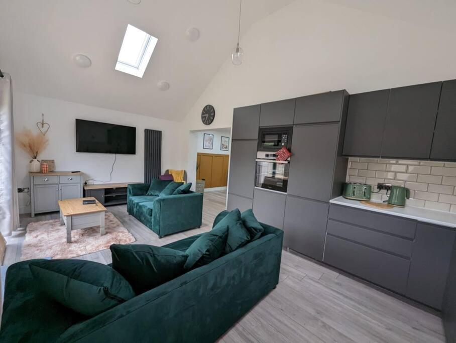 7 Guests - 4 Bedroom - Free Wi-Fi - Кетеринг Экстерьер фото