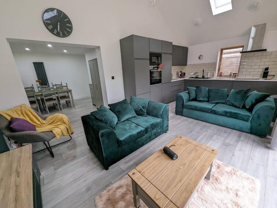 7 Guests - 4 Bedroom - Free Wi-Fi - Кетеринг Экстерьер фото