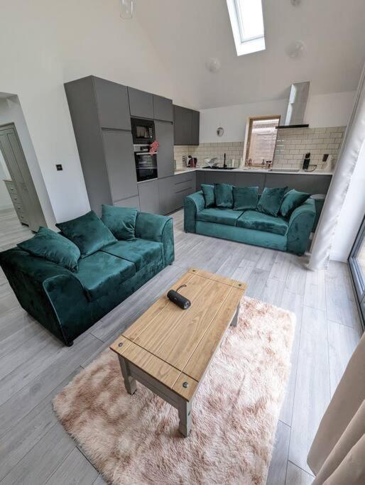 7 Guests - 4 Bedroom - Free Wi-Fi - Кетеринг Экстерьер фото