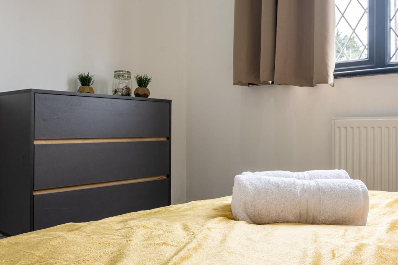 7 Guests - 4 Bedroom - Free Wi-Fi - Кетеринг Экстерьер фото