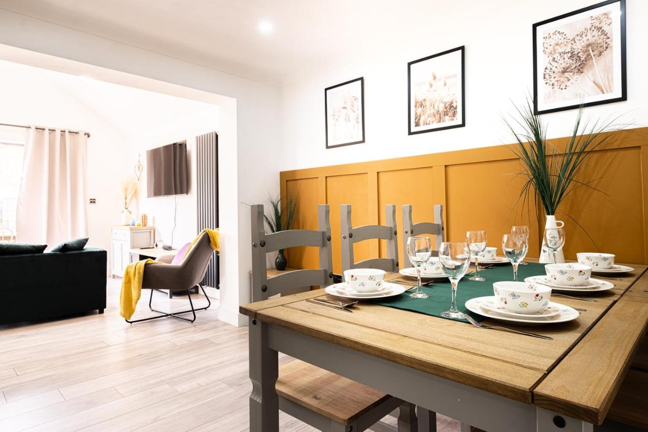 7 Guests - 4 Bedroom - Free Wi-Fi - Кетеринг Экстерьер фото