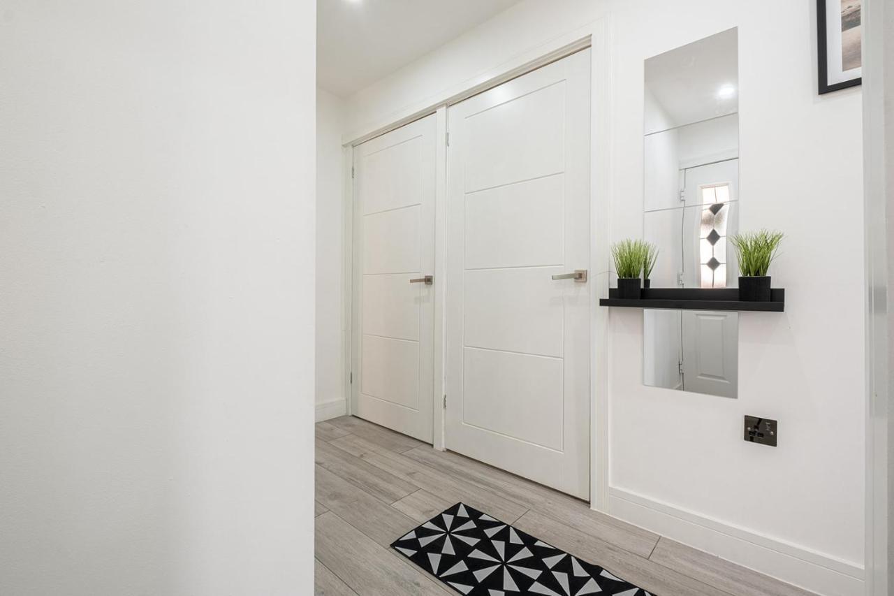 7 Guests - 4 Bedroom - Free Wi-Fi - Кетеринг Экстерьер фото