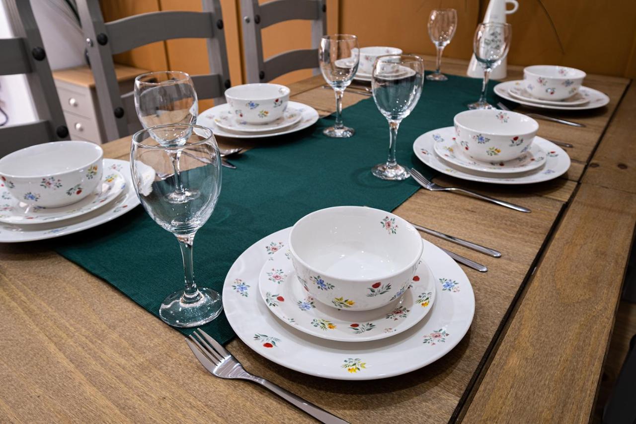 7 Guests - 4 Bedroom - Free Wi-Fi - Кетеринг Экстерьер фото