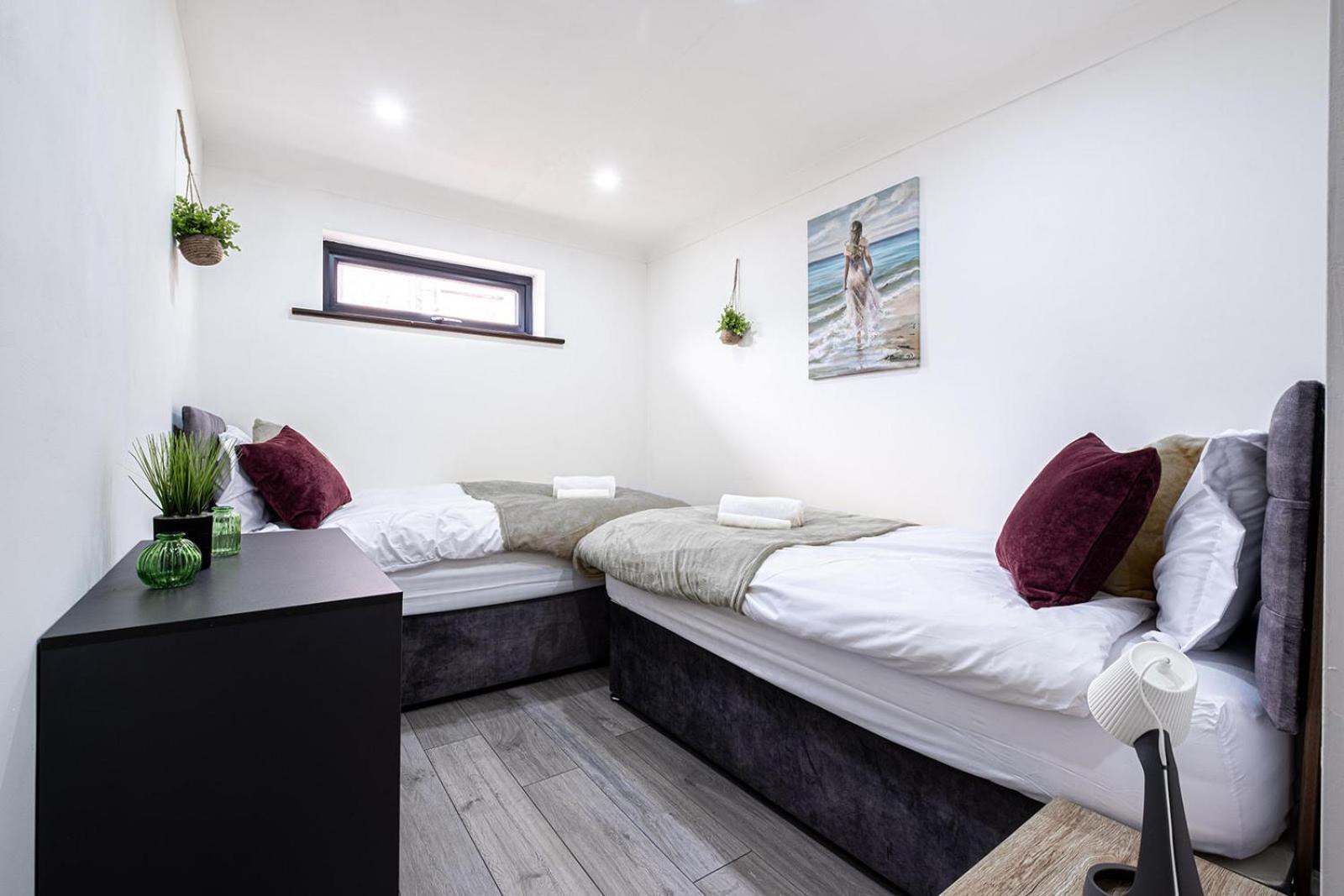 7 Guests - 4 Bedroom - Free Wi-Fi - Кетеринг Экстерьер фото